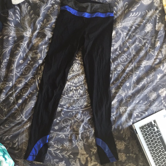 Black and blue athletic leggings - Picture 2 of 2
